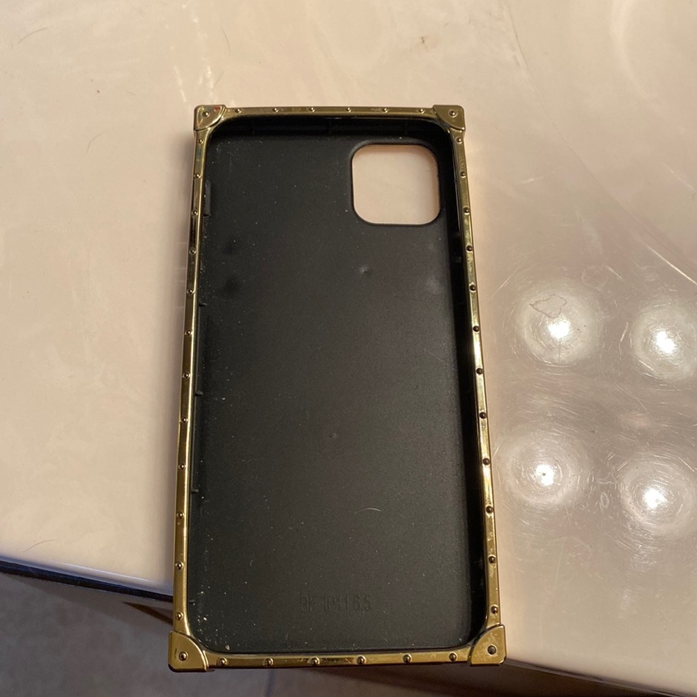 Used iphone case.